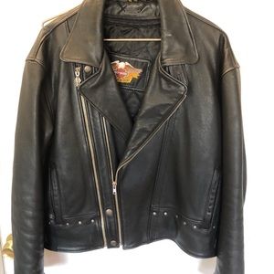 Leather Harley Davidson double breasted quilted removable liner.